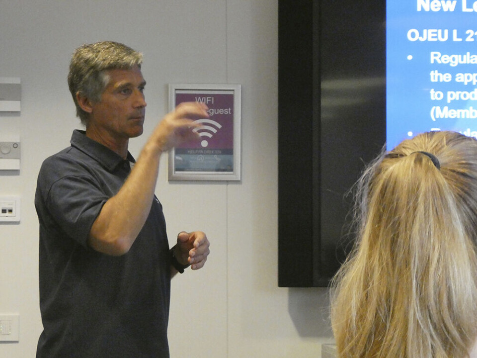 Jan Rune Pedersen, sjef for Applica test & sertification, orienterte om hva man må tenke på når produkter skal sertifiseres for EMC og radio. Og ikke minst, hvilke direktiver som gjelder.
