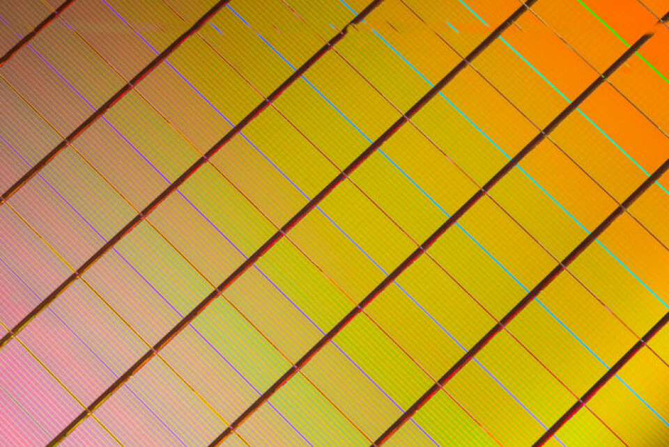 Nærbilde av skive/wafer av Intels 3D XPoint.