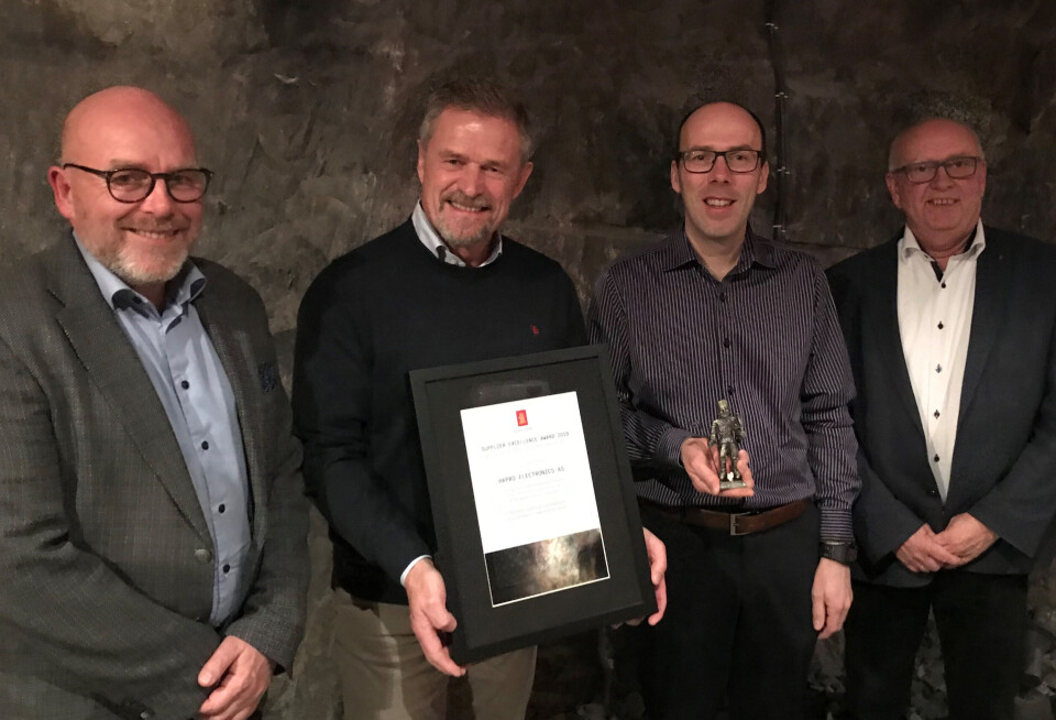 Fra venstre Terje Bråthen, Executive Vice President KONGSBERG, Adm. direktør Tor Asak Giæver, Hapro Electronics AS, Key Account Manager Hans Framstad Skaare, Hapro Electronics AS og Arne Stiberg, Vice President Procurement KONGSBERG.