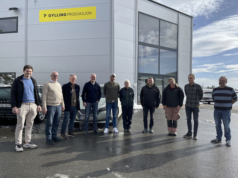 En gjeng som er tydelig fornøyd med nysatsingen, fra venstre: Nicolai Kaas Iversen, salgsingeniør; Sverre Iversen, administrerende direktør og Jørgen Løvlie, batterisystemer, alle Gylling Teknikk. Fra Gylling Produksjon: Knut Ivar Berntsen, produksjonsleder og innkjøp, Pål Sørensen, daglig leder; Agnes Salen, produksjon; Hans Petter Mikkelsen, produksjon; Randi Tenmann, logistikk/lager; Tom Erik Ruud, produksjon og linjeansvarlig og Jarle Mørch, produksjonsleder.