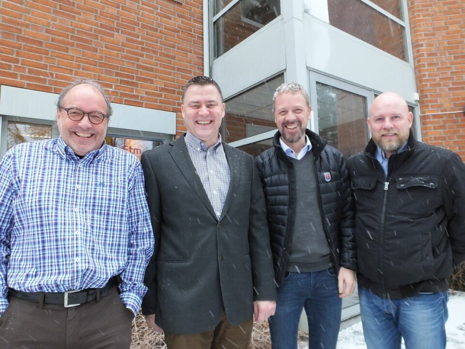 Entusiaster: Henning Røed, Børge Espolin Johnson, Petter Sagberg og Dag Christiansen starter opp ny teknisk distributør som skal korte ned avstanden mellom leverandør og kunder, og hjelpe industrien å lage systemorienterte og kosteffektive løsninger. Her utenfor lokalene på Sofiemyr.