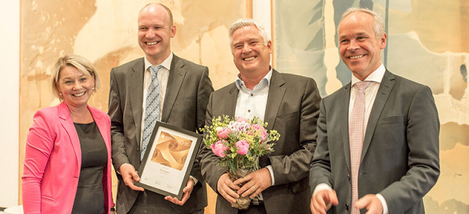Bergensbaserte GCE Subsea har fått status som et gobalt ekspertisesenter. Fra venstre: næringsminister Monica Mæland, senior subsea innovator Jon Hellevang, administrerende direktør Ove Hagesæther og kommunal og moderniseringsminister Jan Tore Sanner. (Foto: Innovasjon Norge.)