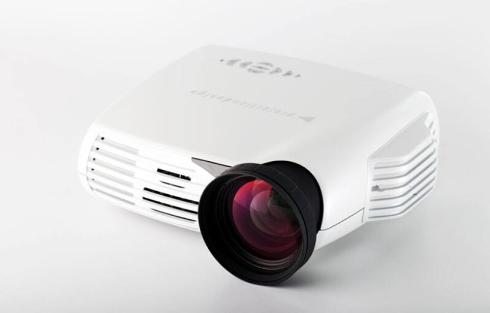 Projectiondesign overlater 61 prosent av aksjene til belgiske Barco. Med det skal de angripe midtsegmentet av prosjektormarkedet, og få innpass i de store presentasjonsanleggene.