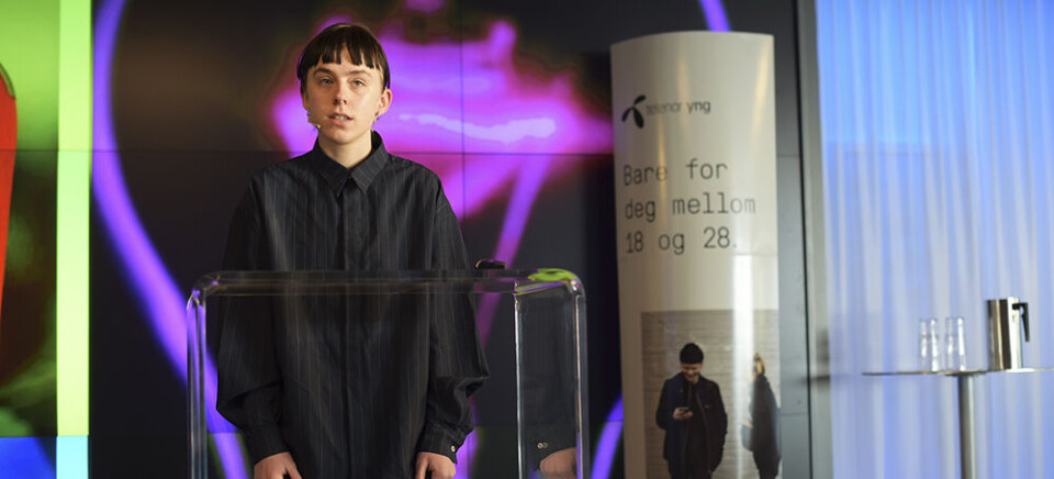 Elise By Olsen, verdens yngste moteredaktør, presenterte trender og vaner sett med en 17-årings øyne på pressemøtet i anledning lanseringen av Telenor Yng. (Foto: Martin Fjellanger)