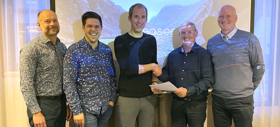 Fornøyde partnere etter inngått avtale. Fra venstre: Håvard Østby, salgs- og markedsdirektør Norautron, Jonas Helmikstøl, daglig leder/gründer og Torstein Midtbø, Supply Chain Manager, Easee, Bengt Sundberg, Key Acount Manager og Øyvind Sedivy, CEO, Norautron.