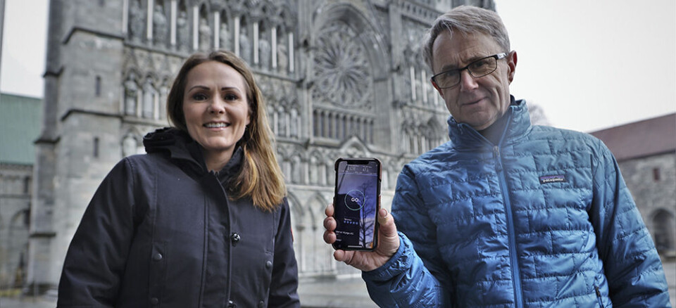 Fredag åpnet Telenor 5G i Norge, blant annet i Trondheim - Norges første 5G-storby. Her med distrikts- og digitaliseringsminister Linda Hofstad Helleland og Bjørn Amundsen, dekningsdirektør i Telenor Norge. Foto: Stian Kristoffer Sande/Telenor Group