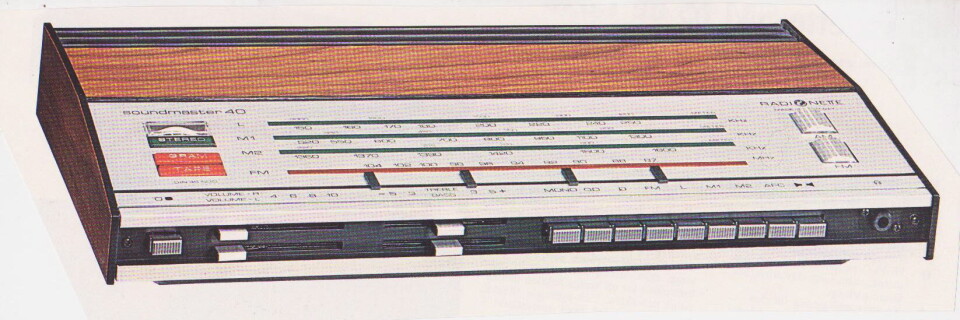 Soundmaster 40 var etter datidens standard et ekstremt design, med et meget lavt kabinett.