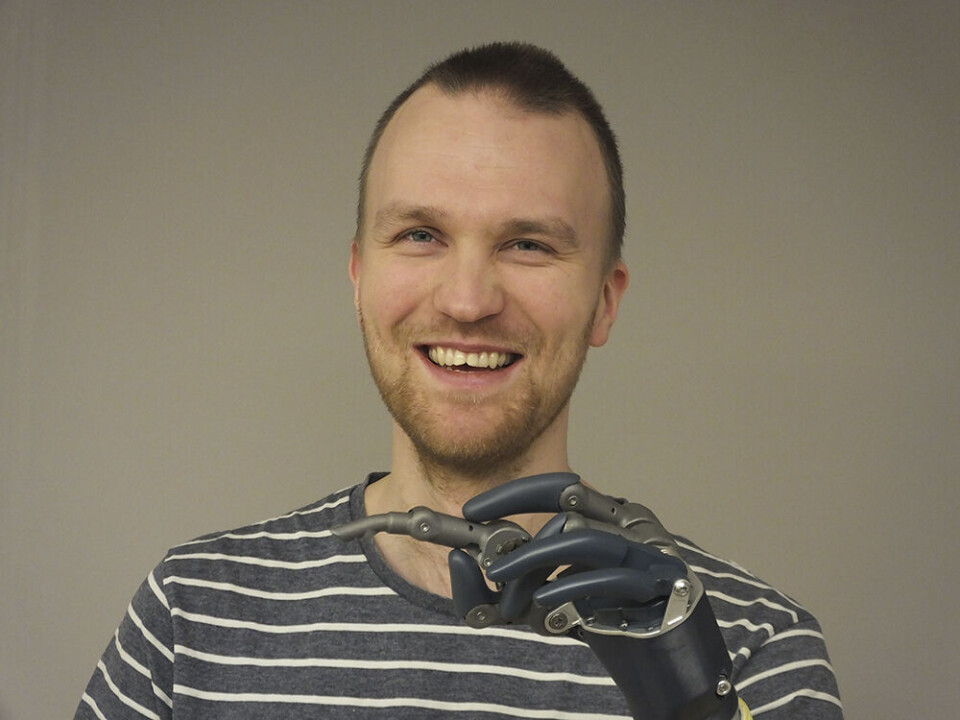 – Det hele er en ganske sinnrik løsning, der vi lager en kompleks manifold med flere hydraulikkanaler ved hjelp av 3D-printing, forklarer Ola Kyrkjebø, som bl.a. har utviklet et elegant mekanisk design for fingerfunksjonene.