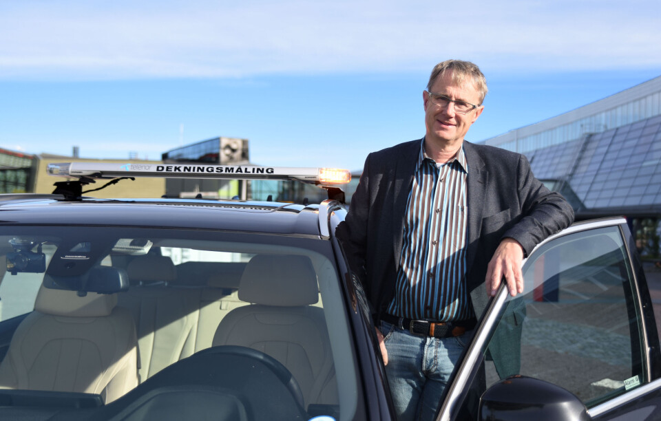 Måler dekning og møter kunder