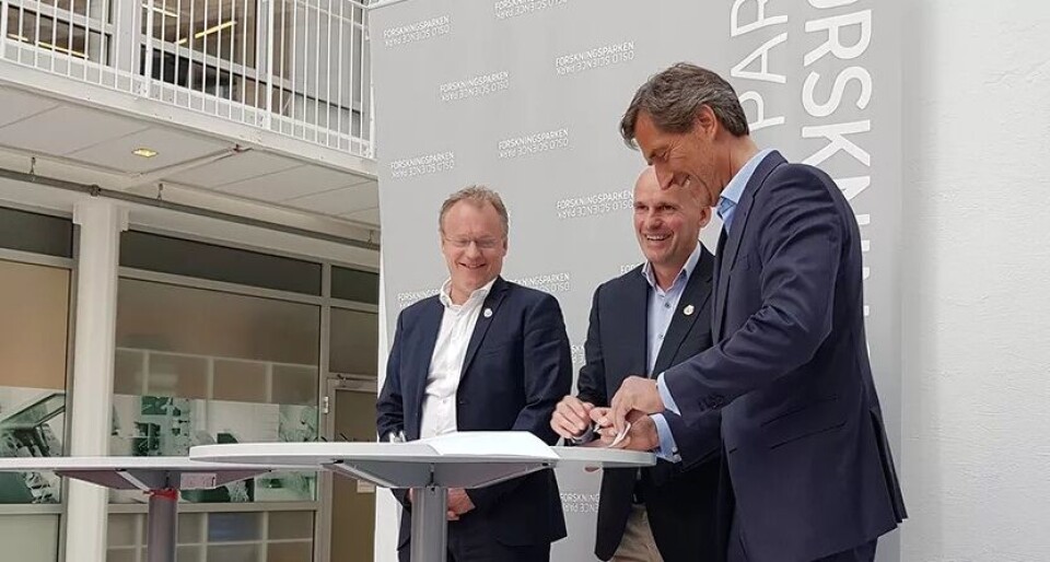 Fredag 5. mai ble avtalen mellom Oslo kommune og Toppindustrisenteret signert. f.h. Byrådsleder Raymond Johansen, næringsbyråd Geir Lippestad og styreleder i Toppindustrisenteret Walter Qvam (FOTO: Astrid B Lund, Oslotech).