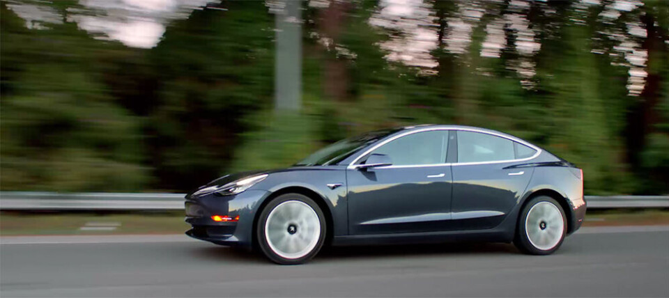 Elon Musk hever prognoser for både produksjon og pris på Model 3. (foto: tesla.com)