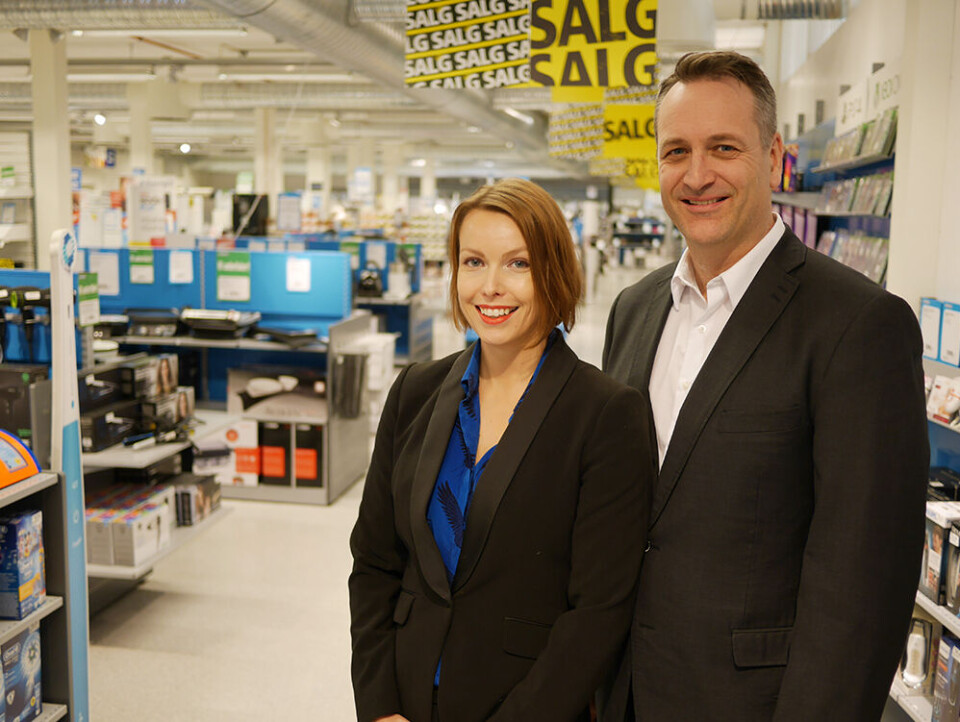 Kommunikasjonssjef Marte Ottemo og administrerende direktør Jan Røsholm i Stiftelsen Elektronikkbransjen. Foto: Stian Sønsteng.