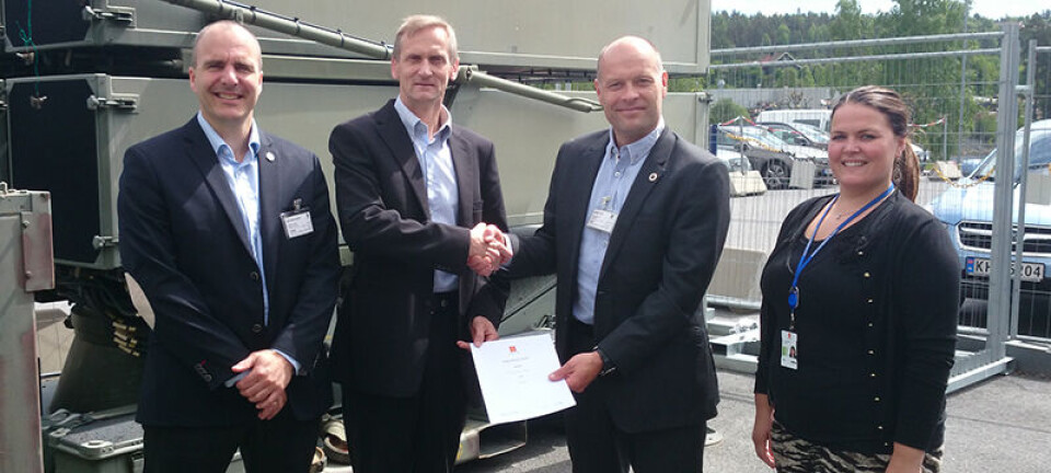 Norautron har inngått en rammeavtale med Kongsberg Defence & Aerospace AS (KDA). Her representert ved (f.v.): Ingolv Bru, Business Development Manager, Norautron; Tommy Sæter, innkjøpssjef, KDA; Håvard Østby, salgs- og markedssjef, Norautron og Lene Engeland Vatnedal, innkjøper, KDA