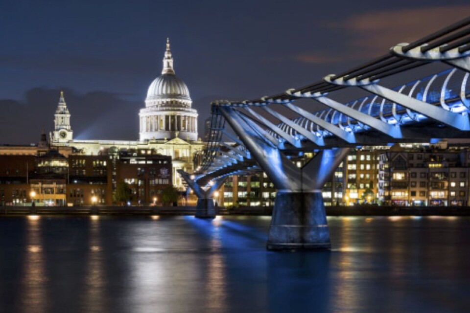 London-kontrakt for Toten-kontakt