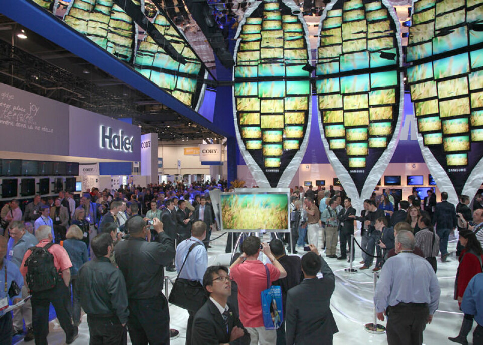 I forkant av gigantmessen CES 2011 spås det at forbrukerelektronikksalget vil nå 1 billion dollar. Bildet er fra messen i fjor (Foto: CES)