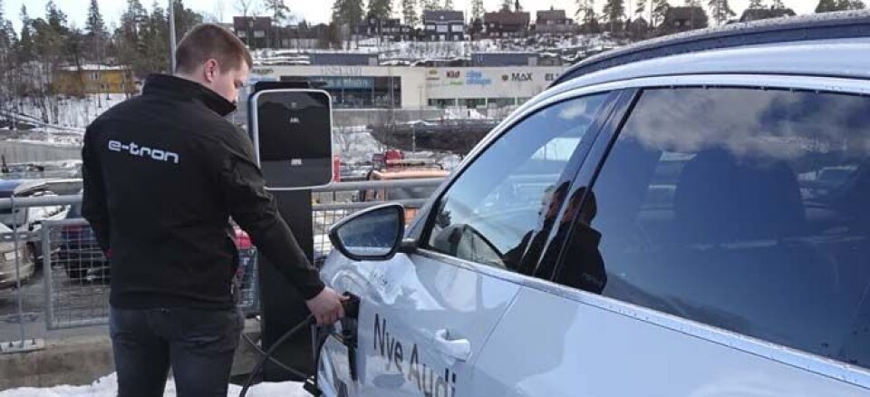 Harald A. Møller velger DEFA