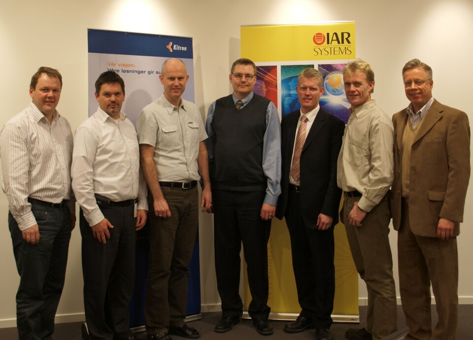 Samarbeider: f.v. Arne Kuraas, salgssjef Kitron, Erik Dragset, forretningsutvikler, Kitron, Jan Erik Berg, utviklingssjef, Kitron, Andreas Liefvendal, salgsdirektør, IAR Systems, Fredrik Medin, markedsdirektør, IAR Systems, Arild Brevik,forretningsutvikler, Kitron, Jari Kokko, salgsdirektør nordeuropa, IAR Systems.