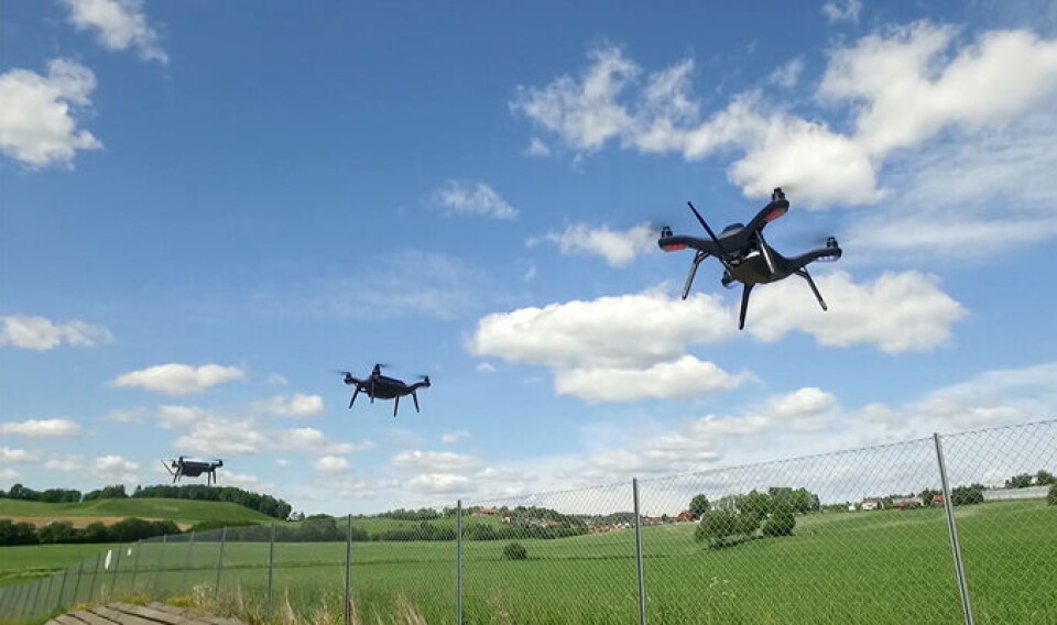 Potensielle motstandere tar aktivt i bruk ny teknologi. Det nytter ikke å sitte på gjerdet om Norge skal henge med. Her fra test av autonome droner i regi av FFI. Foto: FFI Potensielle motstandere tar aktivt i bruk ny teknologi. Det nytter ikke å sitte på gjerdet om Norge skal henge med. Her fra test av autonome droner i regi av FFI. Foto: FFI