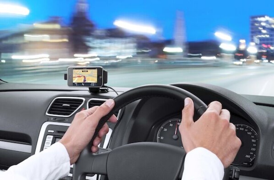 En undersøkelse tyder på at mobiltelefonen tar over som navigasjonsenhet. Men TomTom har en fot i begge leire, som vist her: TomTom for iPhone.