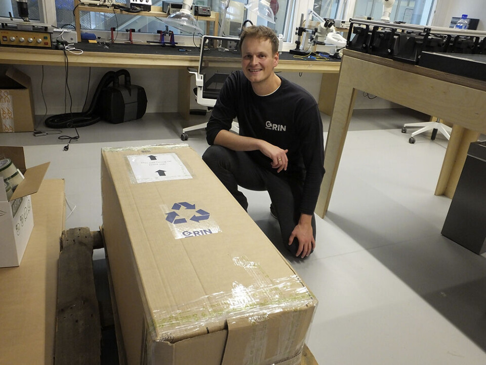 Lars Martin Berglund har nettopp pakket ned prototypen til en ny returautomat for medisinsk utstyr. Den skal til Danmark for testing.