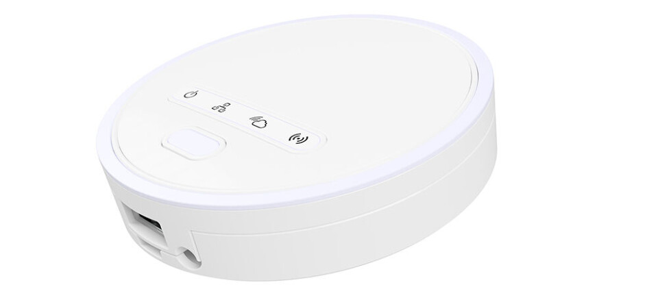 Hjertet i systemet er denne IoT-huben, en kompakt «PC» som kommuniserer trådløst med sensorene på den ene siden og Dateks backendsystem på den andre siden. (Foto: Datek) Hjertet i systemet er denne IoT-huben, en kompakt «PC» som kommuniserer trådløst med sensorene på den ene siden og Dateks backendsystem på den andre siden. (Foto: Datek)