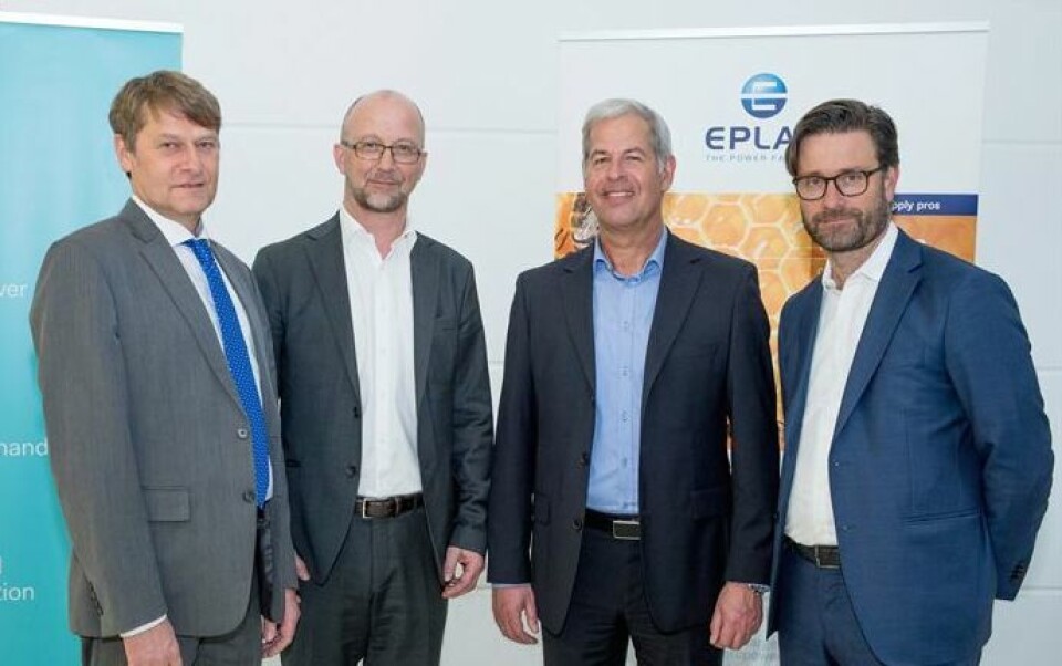 Fornøyde partnere, fra venstre til høyre: Andreas Mielke, Eplax, Martin Sjöstrand, Powerbox, Wolfgang Pape, Eplax, og Henrik Flygar, Alder/Powerbox (styremedlem).