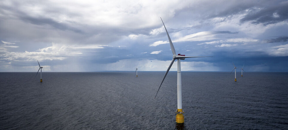 Bilde fra Hywind-prosjektet. Parken har 5 vindmøller med en høyde på 253 meter og ligger utenfor kysten av Skottland. Foto: Øyvind Gravås, Woldcam/Statoil.