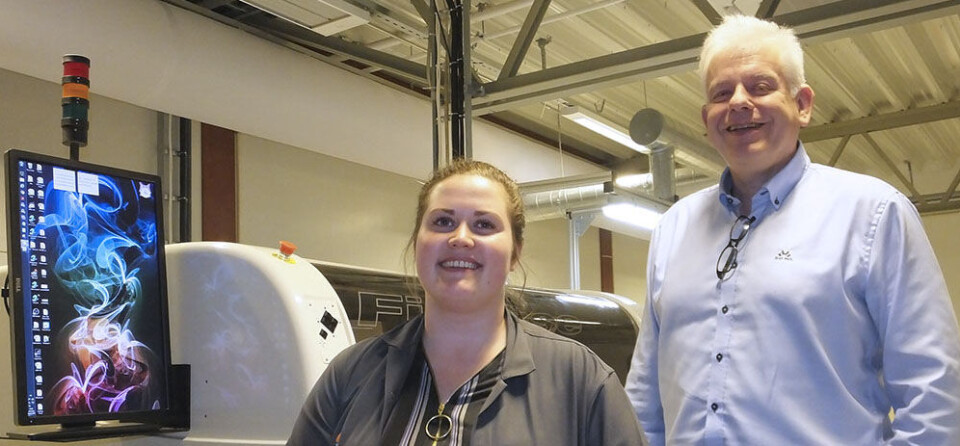 – Det er viktig å ha vyer, mener Richard Nilsen, som satser på å øke aktiviteten gjennom smart produksjon og -informasjonsflyt. Produksjonsleder Silje Hanstveit har ansvar for at alt går som det skal, og gleder seg til å få på plass den nye OFM-linjen.