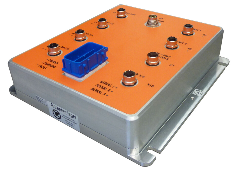 Fig. 4: Eksempel på kapsling for IP67. Elektronikken for styresystemet i et gruvekjøretøy sitter i et ”badekar” som er maskinert ut av ett enkelt stykke, med et forseglet deksel. Aluminiumstøping tilbyr mer kosteffektive alternativer.