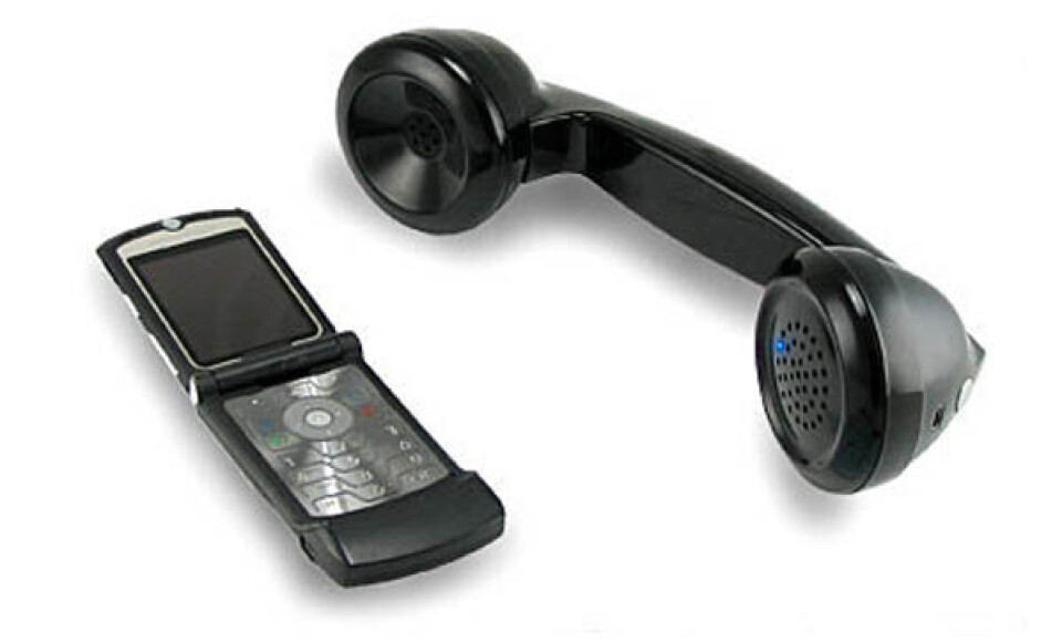 WiFi- og Bluetooth brikkesett vil bli levert i store antall i 2014. Her et eksempel på nostalgisk Bluetooth håndsett. (Foto: thinkgeek.com)
