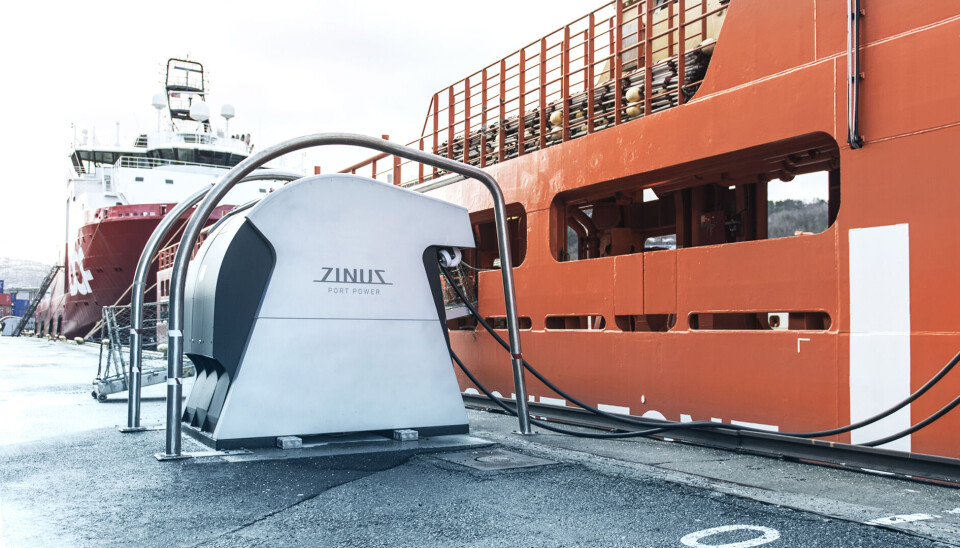 Shore Power Compact-serien til Zinus er spesielt utviklet for travle havner med behov for pålitelige, mindre landstrømforbindelser som raskt og brukervennlig kan betjene en rekke ulike fartøy med lavspentstrøm. (Foto: Zinus)