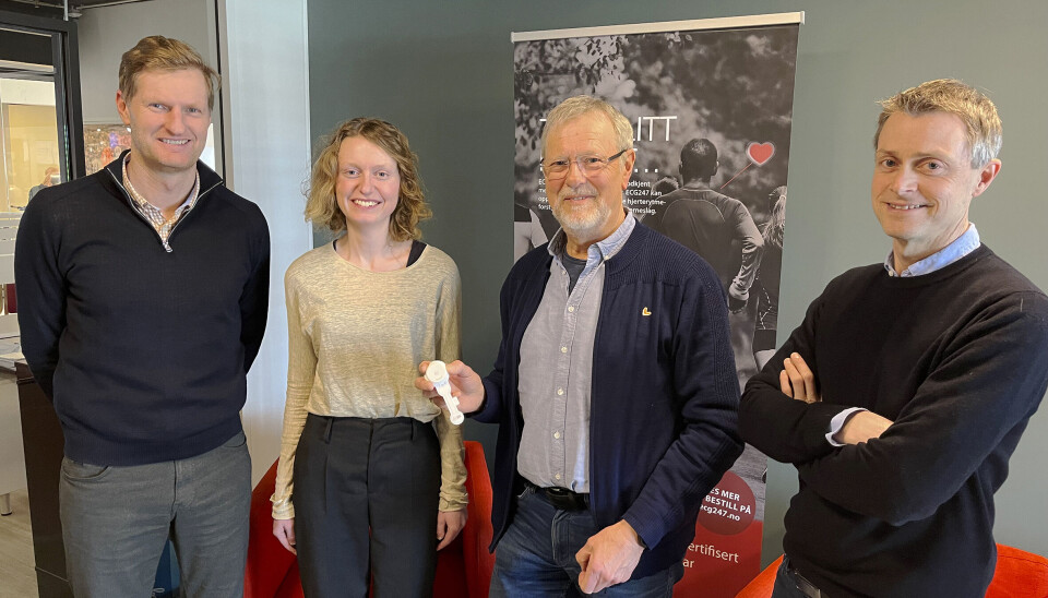 De som til daglig styrer AppSens og sørger for at alt virker som det skal – og skal få produktet ut til massene: Tord Ytterdahl, administrerende direktør, Elisabeth Ramsdal, prosjektleder og utvikler, Rune Fensli, teknisk leder og Jarle Jortveit, kardiolog og medisinsk leder. I tillegg skal nevnes forsknings- og utviklingsfirmaet Jetro i Grimstad som bidrar med sin kompetanse. De som til daglig styrer AppSens og sørger for at alt virker som det skal – og skal få produktet ut til massene: Tord Ytterdahl, administrerende direktør, Elisabeth Ramsdal, prosjektleder og utvikler, Rune Fensli, teknisk leder og Jarle Jortveit, kardiolog og medisinsk leder. I tillegg skal nevnes forsknings- og utviklingsfirmaet Jetro i Grimstad som bidrar med sin kompetanse.