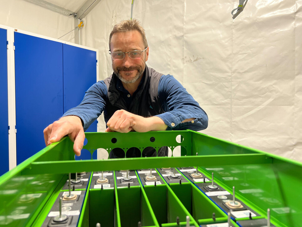 Fredrik Ringnes, COO i Hagal, skal ta i mot store mengder brukte bilbatterier i selskapets nye batterisenter.