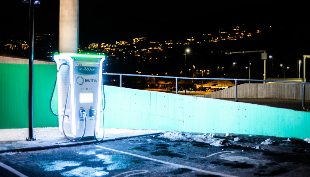 ABB og Eviny installerer verdens raskeste elbillader i Norge, her fra Oasen Senter i Bergen.