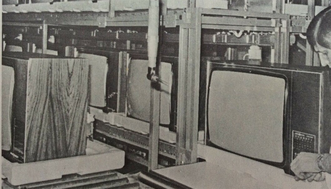 Radionette fargetv CM6 produsert i Sandvika,april 1973. Radionette fargetv CM6 produsert i Sandvika,april 1973.