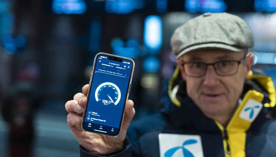 Dekningsdirektør Bjørn Amundsen i Telenor Norge har opplevd en rivende utvikling med mobiltelefonen, fra SMS-introduksjonen til 5G. Alt avhenger av god dekning. Dekningsdirektør Bjørn Amundsen i Telenor Norge har opplevd en rivende utvikling med mobiltelefonen, fra SMS-introduksjonen til 5G. Alt avhenger av god dekning.