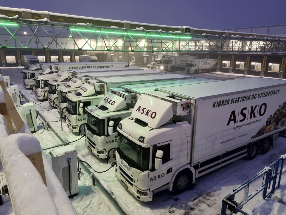ABB leverer ladeinfrastruktur for elektriske lastebiler til ASKOs hovedlager i Vestby. ABB leverer ladeinfrastruktur for elektriske lastebiler til ASKOs hovedlager i Vestby.
