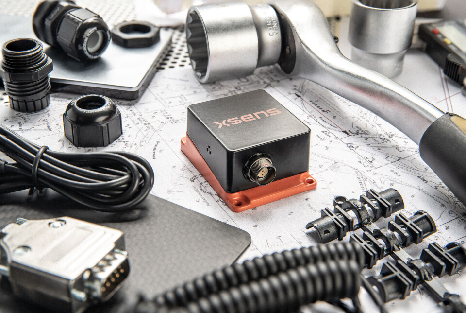 Xsens tilbyr et stort spekter av industrielle bevegelsesdetektorer og sporingsenheter. Her det robuste Attitude and Heading Reference System (AHRS), MTi-630R. Xsens tilbyr et stort spekter av industrielle bevegelsesdetektorer og sporingsenheter. Her det robuste Attitude and Heading Reference System (AHRS), MTi-630R.