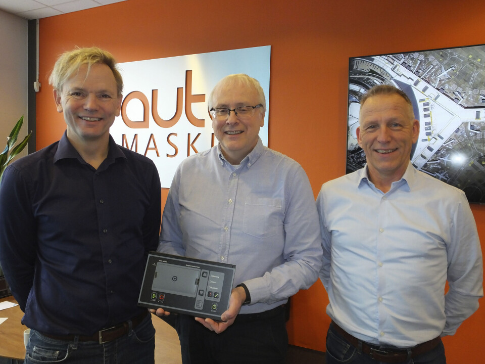 Godt grunndesign: Snart 30 år med samme produkt som stadig selger godt (blant mange nyere produkter, riktignok): F.v. Svein Arild Hagnæss og Geir Schulstad, Auto-Maskin AS, og Bjørn Nyjordet, Link Nordic AS. Godt grunndesign: Snart 30 år med samme produkt som stadig selger godt (blant mange nyere produkter, riktignok): F.v. Svein Arild Hagnæss og Geir Schulstad, Auto-Maskin AS, og Bjørn Nyjordet, Link Nordic AS.