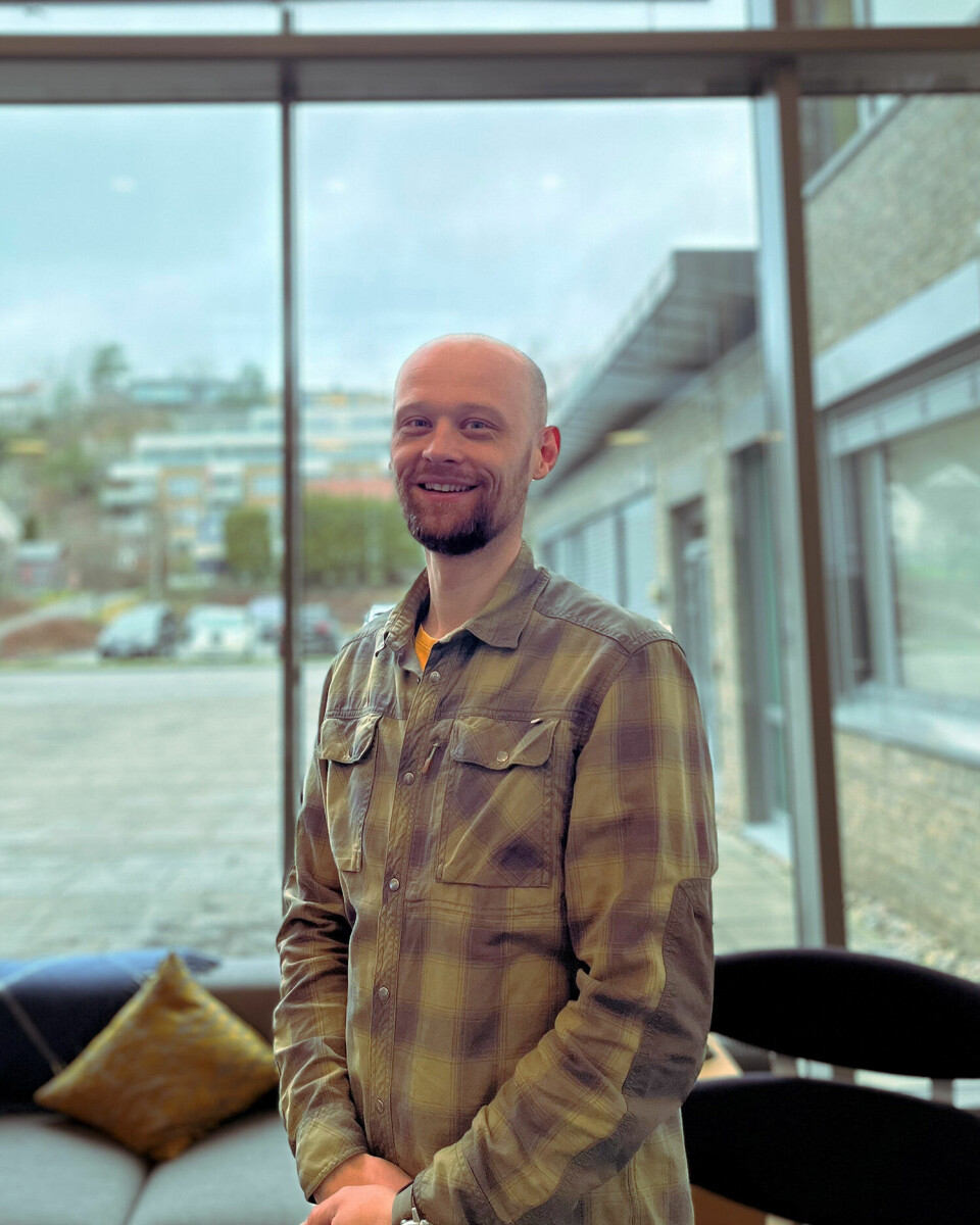 Øystein Karlsen arbeider som senioringeniør i Nkom og kan glede seg over å være vinner av det nye utviklingssettet fra Nordic Semiconductor.