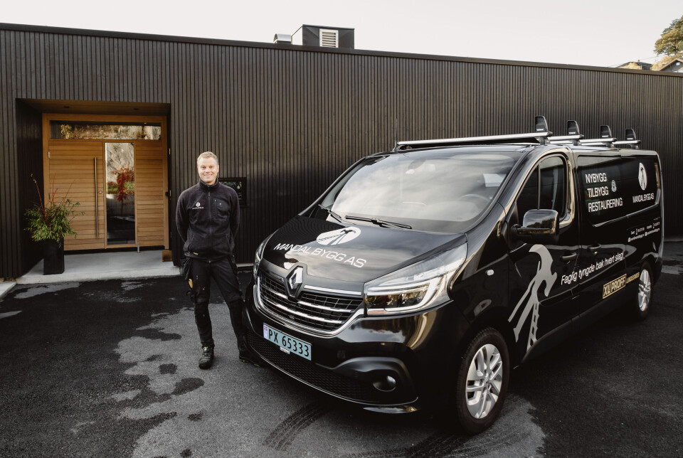 – Løsningen har en positiv effekt på både miljø og økonomi, sier byggmester i Mandal Bygg, Kristoffer Akersmyr. – Løsningen har en positiv effekt på både miljø og økonomi, sier byggmester i Mandal Bygg, Kristoffer Akersmyr.
