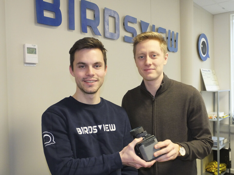 Gøy: - Vi flytter stadig grenser for hva som er «spennende», sier Simen Husøy (t.v.) og Sondre Nærland i Birdsview. Nå står de først og fremst foran en kommersiell oppskalering av produktet de har tatt frem for stolpeskanning.