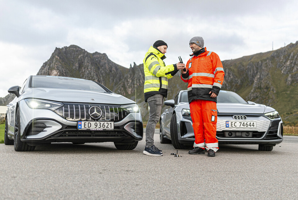På Andøya utfordres navigasjonsteknologien i moderne elbiler. På bildet Nicolai Gerrard, Nkom og Tomas Levin, Statens vegvesen, fra arrangementet i fjor.