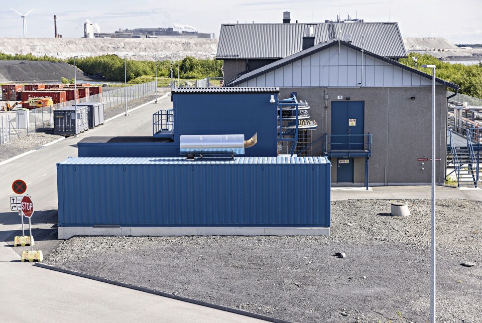 Eaton har designet og levert en containerbasert reservestrømløsning som garanterer kontinuiteten for Manga-terminalen, og dermed sikrer energiforsyningen til gasskunder i hele regionen. Løsningen består av to containere, der den ene rommer en Eaton Power Xpert 9395P 1200 kVA avbruddsfri strømforsyning (UPS) med VRLA-batterier og den andre en 1375 kVA dieselgenerator produsert av AGCO.