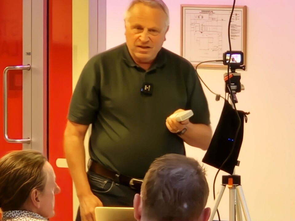 Per Arne Linnerud med Vscan-proben.