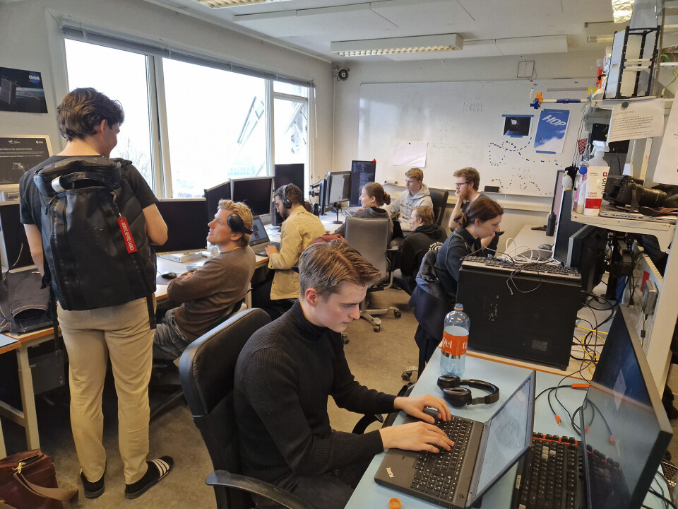 Det er heftig aktivitet i de mange ulike gruppene i Orbit-programmet. Mange bruker vel så mye tid på dette som på ordinære studier, men til gjengjeld blir de gjerne ettertraktet på arbeidsmarkedet. Det er heftig aktivitet i de mange ulike gruppene i Orbit-programmet. Mange bruker vel så mye tid på dette som på ordinære studier, men til gjengjeld blir de gjerne ettertraktet på arbeidsmarkedet.