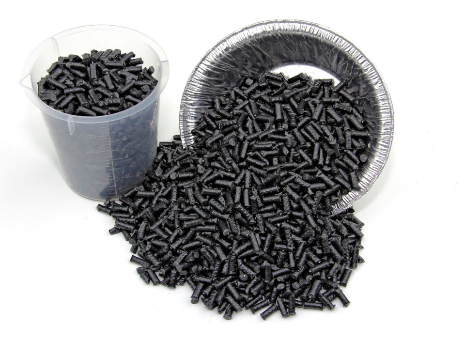 Fig. 1. Parker Chomerics Premier-serien er en blanding av PC/ABS termoplastiske polymerlegeringer og ledende fyllstoffer. Fig. 1. Parker Chomerics Premier-serien er en blanding av PC/ABS termoplastiske polymerlegeringer og ledende fyllstoffer.