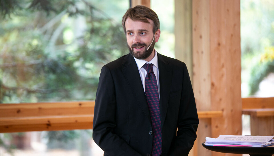- Når det offentlige handler varer og tjenester for om lag 740 milliarder kroner årlig, er dette helt klart et kraftig verktøy, sier næringsminister Jan Christian Vestre.
