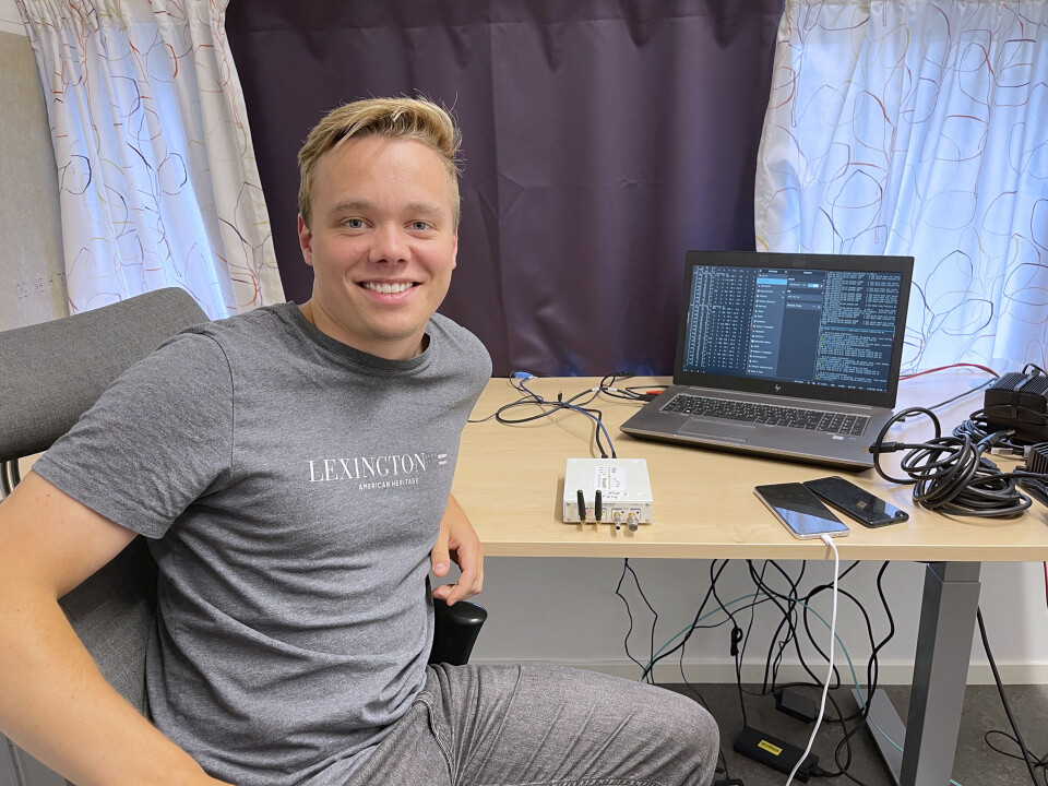 Håkon har bygget og installert et privat 5G-nettverk basert på programvaredefinert radio (SDR) og åpen kildekode. Håkon har bygget og installert et privat 5G-nettverk basert på programvaredefinert radio (SDR) og åpen kildekode.