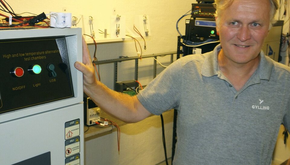 – Våre testfasiliteter er helt i tetskiktet i Norden, og vi kan gjøre alle slags syklustester under forskjellige forhold, og simulere årevis med bruk og produsere tilhørende testrapporter, forteller Jørgen Løvlie. – Våre testfasiliteter er helt i tetskiktet i Norden, og vi kan gjøre alle slags syklustester under forskjellige forhold, og simulere årevis med bruk og produsere tilhørende testrapporter, forteller Jørgen Løvlie.